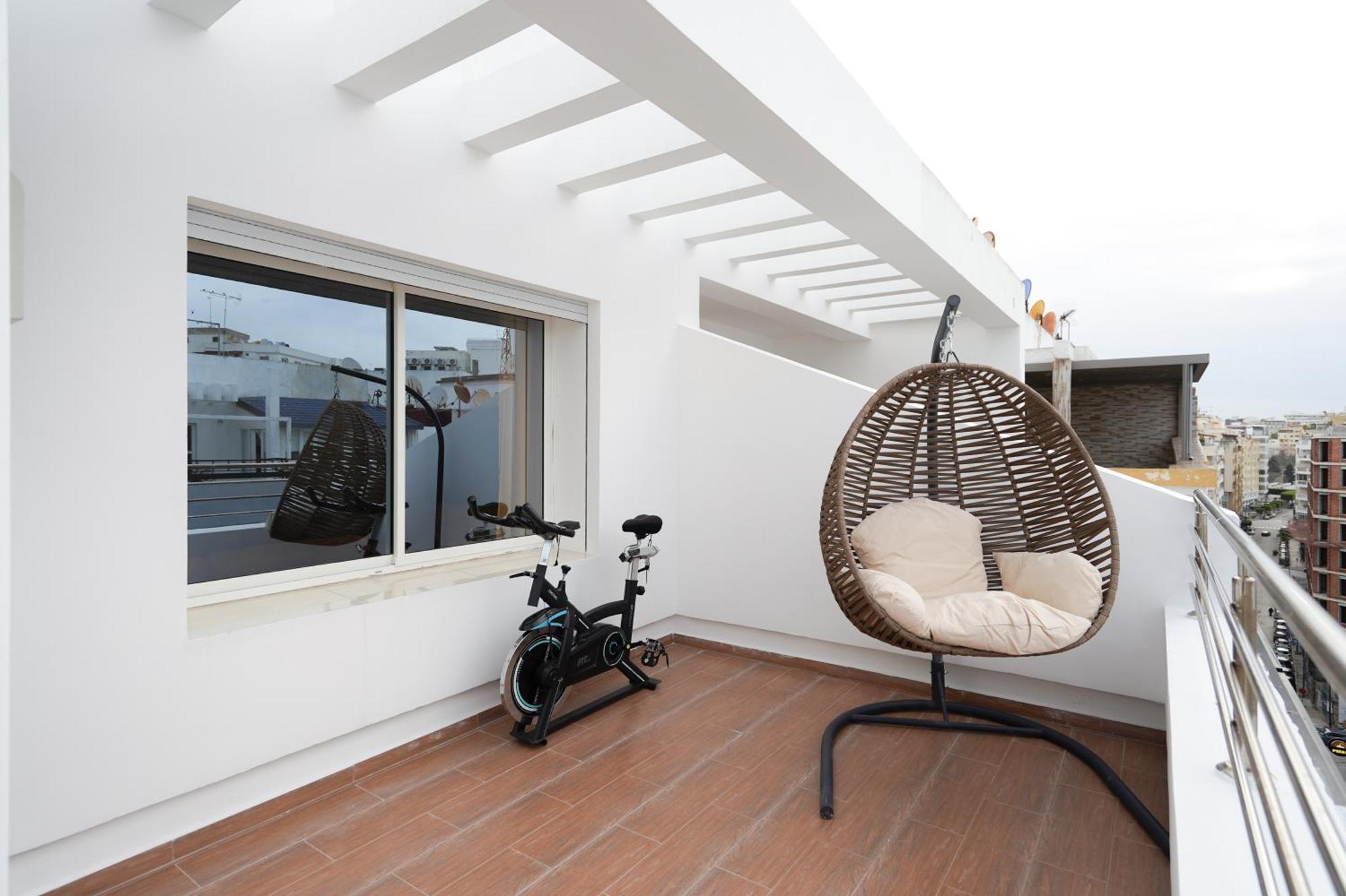 Apartamento In Center With Terasse 5 Min To Marina-free Parking *