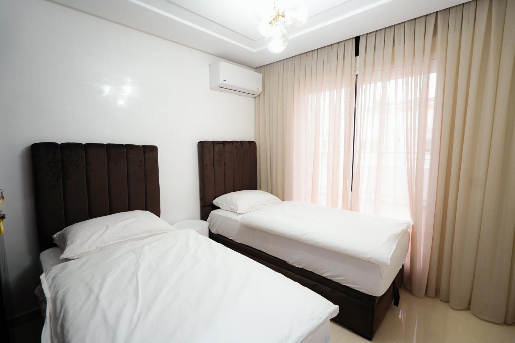 In Center With Terasse 5 Min To Marina-free Parking Apartamento